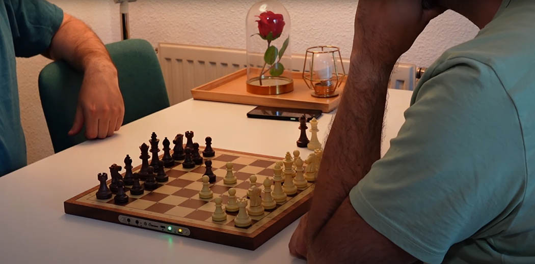 Chessnut jugar al ajedrez online con tablero físico 