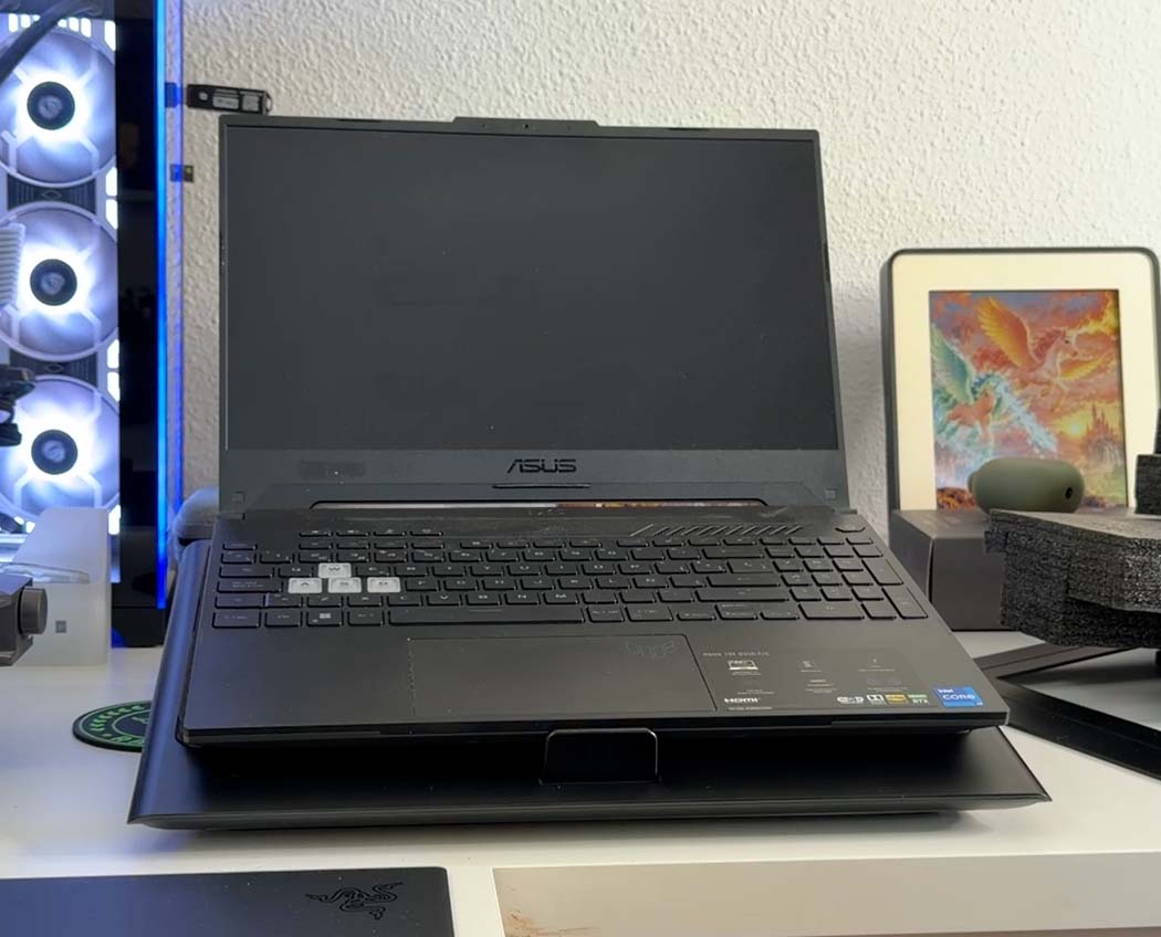 Review Razer Laptop Cooling Pad Techandising portatil apoyado